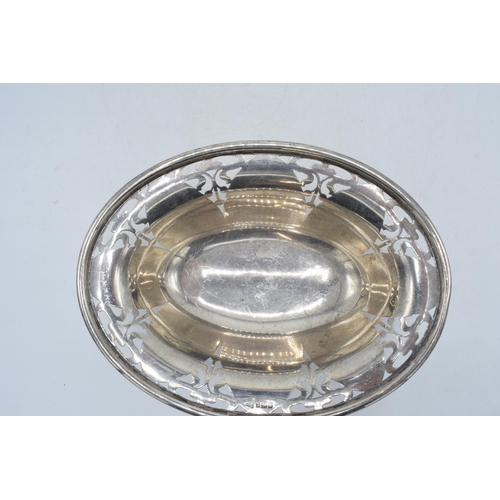 63 - Hallmarked silver oval bowl / pierced dish, 177.2 grams, Sheffield 1905. Walker and Hall.