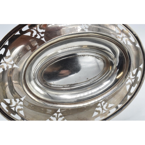 63 - Hallmarked silver oval bowl / pierced dish, 177.2 grams, Sheffield 1905. Walker and Hall.