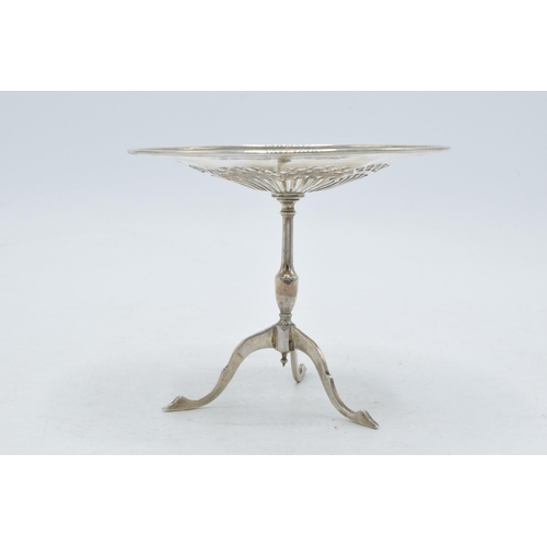 64 - Hallmarked silver ornate bon bon dish / stand in the form of a tripod table with pierced decoration,... 