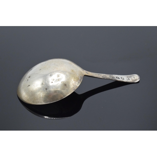 68 - Georgian hallmarked silver caddy spoon, 8cm long, 10.0 grams.