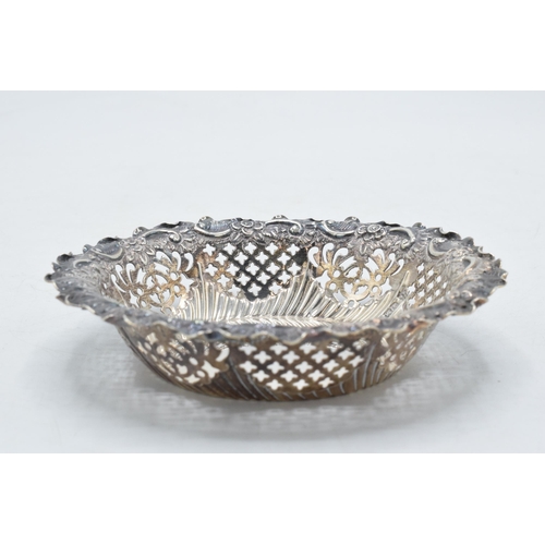 84 - Hallmarked silver ornate pierced bonbon dish, 58.2 grams / 1.87 oz, 11.5cm diameter, Sheffield 1894.