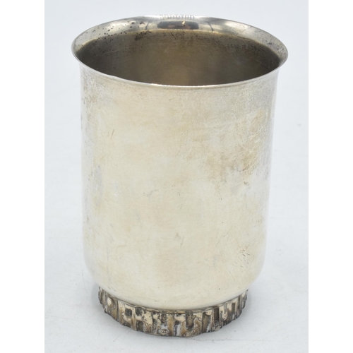 85 - Hallmarked silver cup / vase with textured rim, 96.4 grams / 3.10 oz, Sheffield 1979, 8.5cm tall.