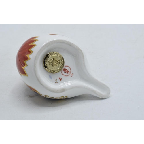 21 - Royal Crown Derby paperweight in the form of a Robin. First quality with gold stopper.