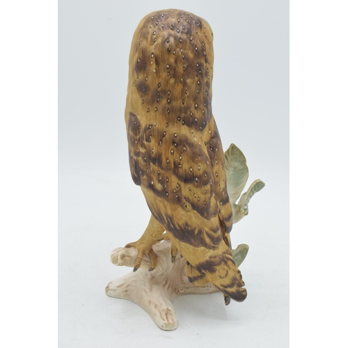 32 - Goebel porcelain barn owl CV112 (glued leaf).