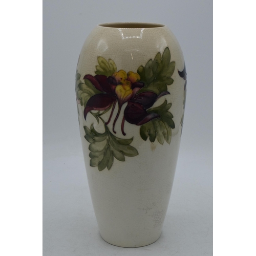 91 - Large early 20th century Moorcroft vase in the Fuschia pattern, 26cm tall.