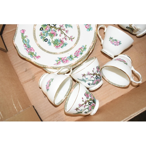 140B - Duchess tea ware in the Old Indian Tree design to include 9 trios of 3 serving plates (approx 30).