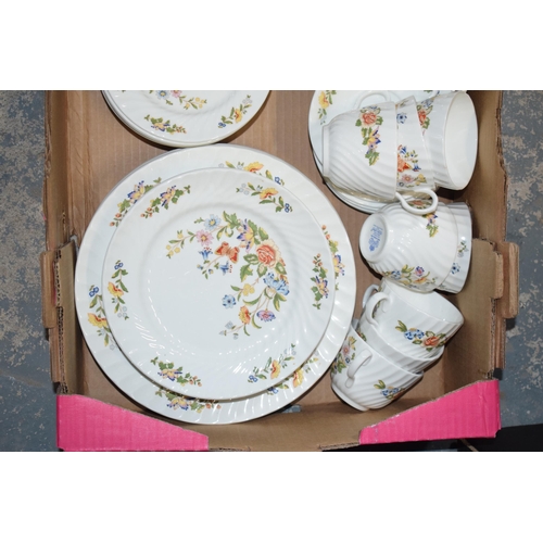 140E - Aynsley tea and dinner ware in the 'Cottage Garden' pattern to include a tureen, cups, saucers, side... 