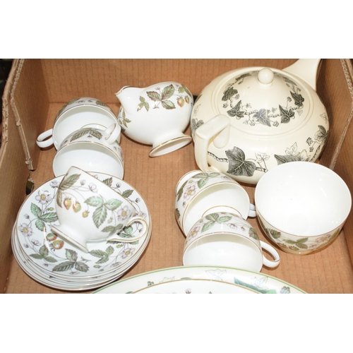 140H - Wedgwood tea and dinner ware in the 'Napoleon Ivy' pattern and similar to include a teapot, cups and... 