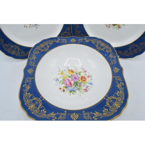 147 - Royal Worcester 'Maple' pattern pottery to include 2 plates and a soup bowl, 21cm diameters (3).