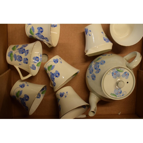 148 - Colclough Art-Deco tea set to include teapot, milk and sugar, 5 cups, 7 saucers and 7 side plates (Q... 