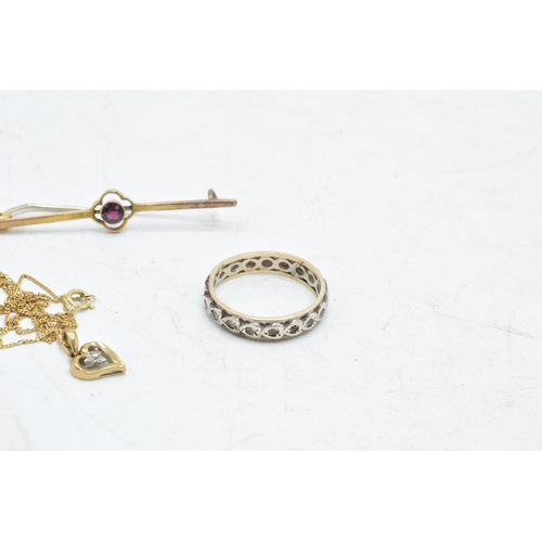 180 - Jewellery to include 9ct gold pendant on 9ct gold chain, 1.3 grams, together with 9ct gold amethyst ... 