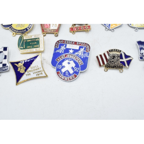 184 - A collection of 1960s and 1970s speedway badges to include Glasgow, Sheffield, Wolves, Swindow and o... 