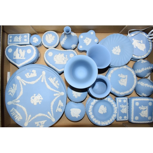 88G - Wedgwood Jasperware in Blue: to include plates, vases, Christmas tree decoration and others (approx ... 