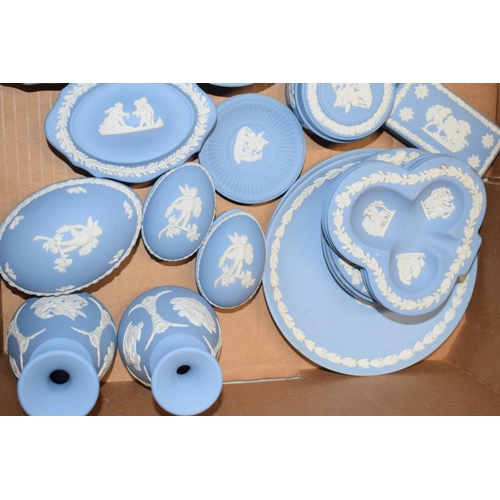 88H - Wedgwood Jasperware in Blue: to include egg trinkets, plates, vases, a tankard and others (approx 40... 