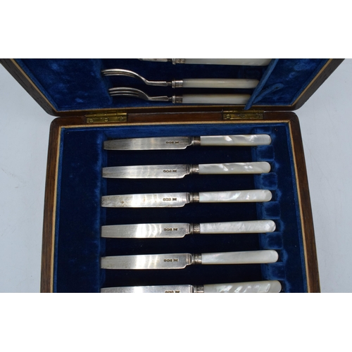 180B - Walker and Hall silver fruit cutlery set for 6 place settings with mother-of-pearl handles, hallmark... 