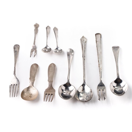 129 - A collection of hallmarked silver cutlery to include pickle forks, tea spoons and others, 213.6 gram... 