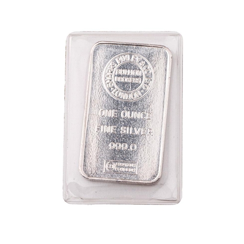 18 - Fine silver 999 one ounce bullion bar, 4.5cm long.