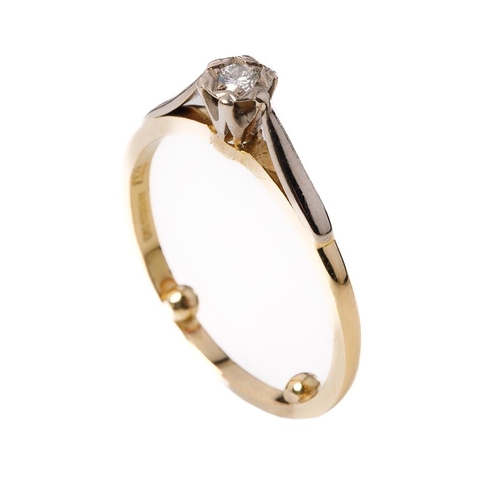 293 - 18ct gold ring set with single brilliant cut diamond, 0.11 carat illusion setting, 2.7 grams, Birmin... 