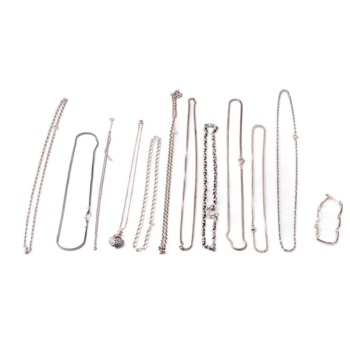 395 - A collection of various silver jewellery to include chains, necklaces and others (Qty), 140.6 grams.