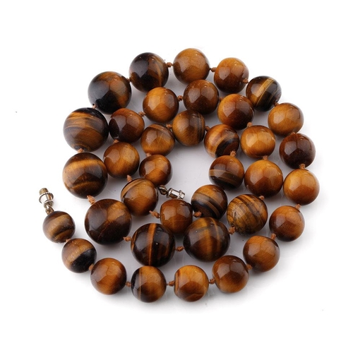 409 - Vintage tiger's eye beaded necklace, 58cm long, with graduated beads.