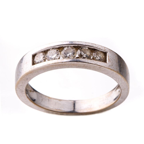 424 - 18ct white gold ring set with 5 diamonds, circa 0.5ct, 5.9 grams, size R.