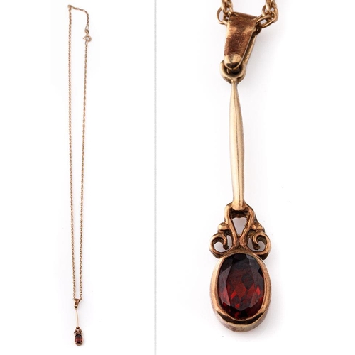 433 - 9ct gold chain with 9ct garnet pendant, 3.1 grams, chain 48cm long.