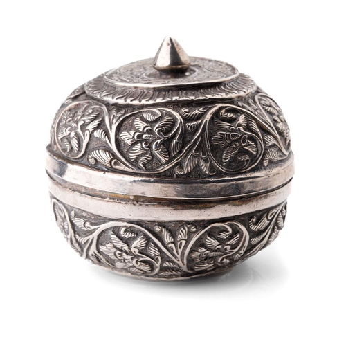 86 - Indian silver bowl and cover with repousse decoration, 76.1 grams, 7cm diameter.