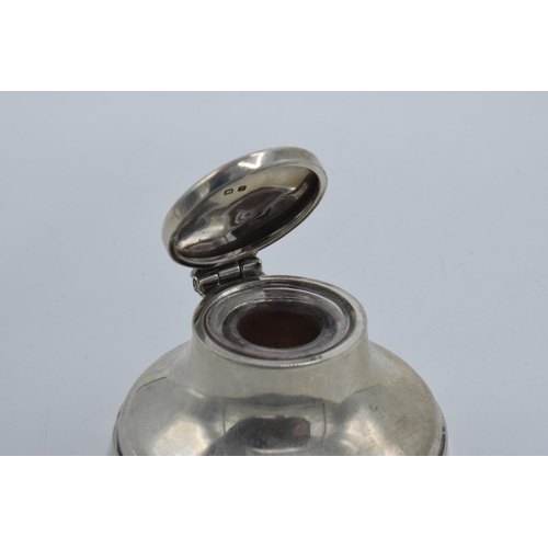 109 - Hallmarked silver inkwell, Birmingham 1923, 6cm diameter, with glass liner.