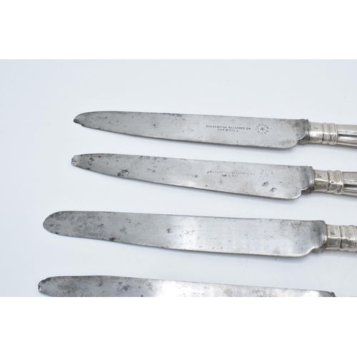 142 - A set of 5 silver handled knives, 'Goldsmiths Alliance Cornhill'.