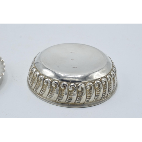 171 - Silver soap dish with shaped edge and repousse decoration, London 1889, JNM (Mappin & Webb), 80.7 gr... 