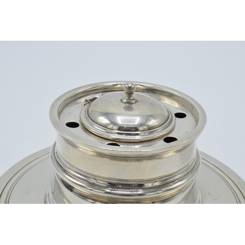 187 - Silver circular inkwell with glass liner and holes for pen rests, London 1915, Goldsmiths and Silver... 