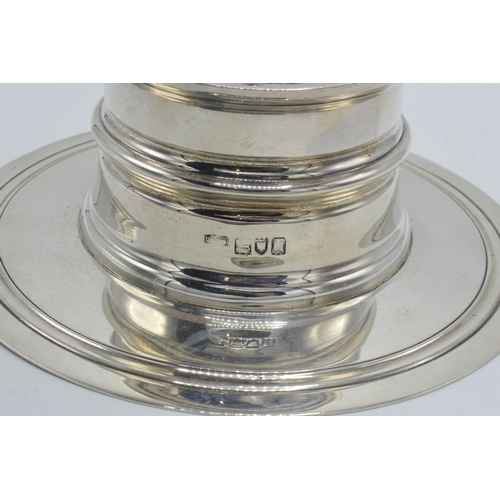 187 - Silver circular inkwell with glass liner and holes for pen rests, London 1915, Goldsmiths and Silver... 