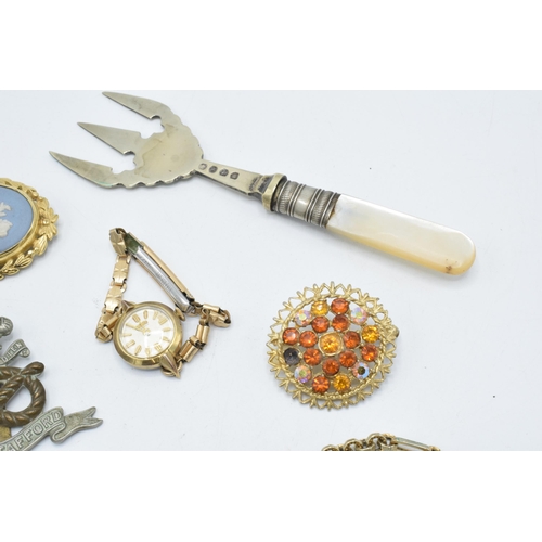 249 - A collection of items to include a plated Albertina  watch chain, a Wedgwood brooch, rolled gold wat... 