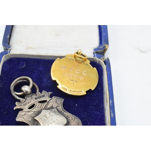 313 - 9ct gold fob 'MVCC 1927-1928', 5.0 grams, together with silver fob 'HVCC 1905', 10.6 grams (2).