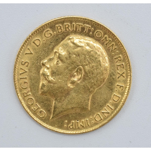 32 - 22ct gold half sovereign 1914.