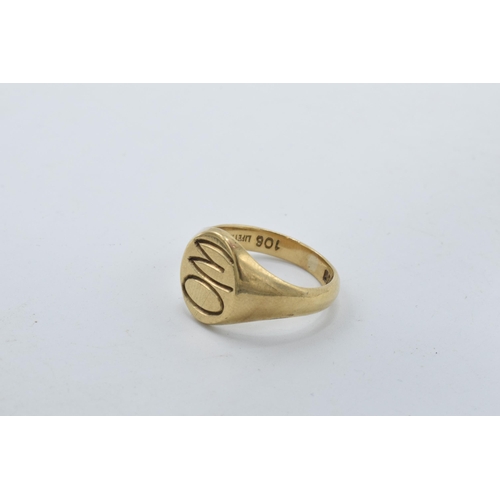 324 - 9ct gold signet ring, 8.0 grams, with initials 'WO' or 'OM' engraved, size V.