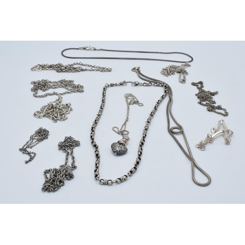 395 - A collection of various silver jewellery to include chains, necklaces and others (Qty), 140.6 grams.