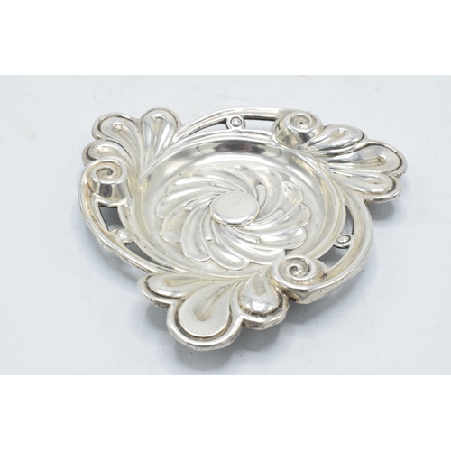 54 - Ornate hallmarked silver sweet dish / pin tray, 64.4 grams, Birmingham 1894, 13cm diameter.