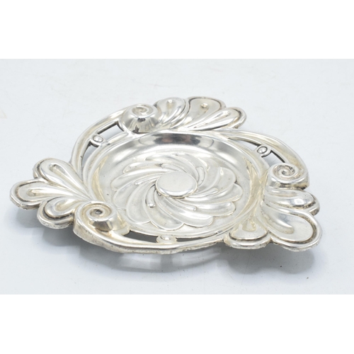 54 - Ornate hallmarked silver sweet dish / pin tray, 64.4 grams, Birmingham 1894, 13cm diameter.