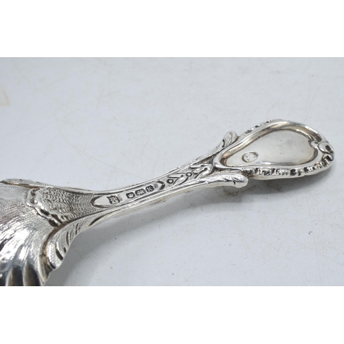 61 - Hallmarked silver ornate caddy spoon with shell bowl, Thomas Bradbury, Sheffield 1952, 41.0 grams, 1... 