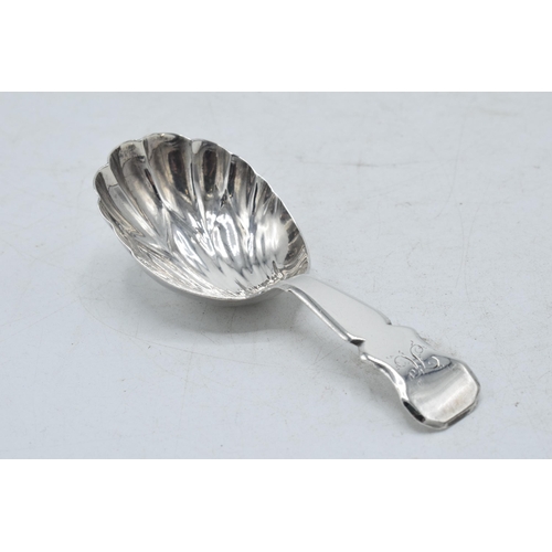 64 - George III silver caddy spoon with shell bowl with shaped handle, Thomas Robinson II & S Harding, Lo... 