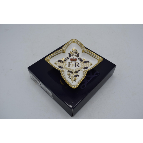 49 - Royal Crown Derby star shaped pin tray decorated to celebrate the Diamond Jubilee of H. M. Queen Eli... 