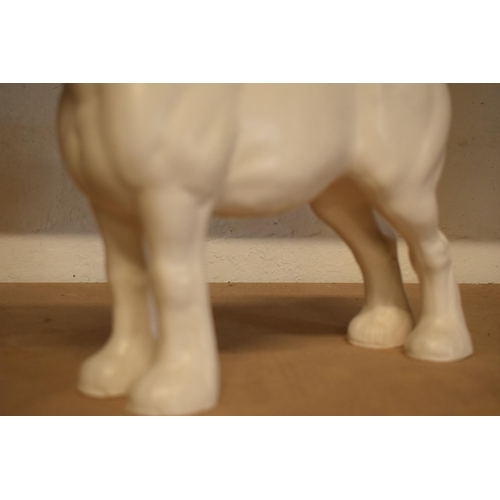 72 - Beswick Burnham Beauty 2309 in matte white colourway (slight af).