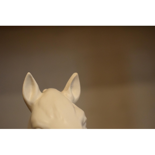 72 - Beswick Burnham Beauty 2309 in matte white colourway (slight af).