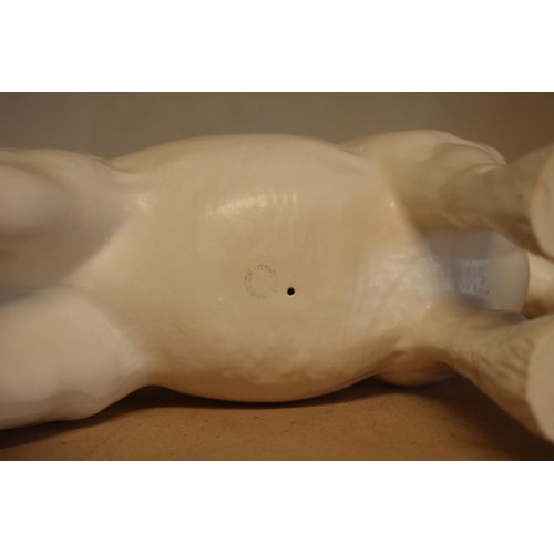 72 - Beswick Burnham Beauty 2309 in matte white colourway (slight af).