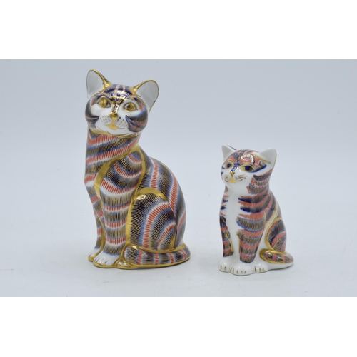 41 - Royal Crown Derby paperweight in the form of a Cat and Kitten, in the Imari palate, with gold stoppe... 