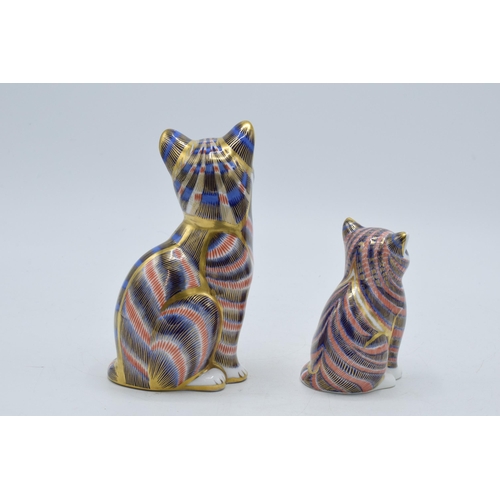 41 - Royal Crown Derby paperweight in the form of a Cat and Kitten, in the Imari palate, with gold stoppe... 