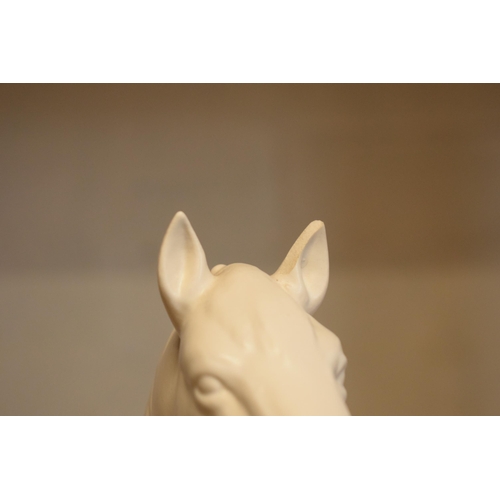 72 - Beswick Burnham Beauty 2309 in matte white colourway (slight af).