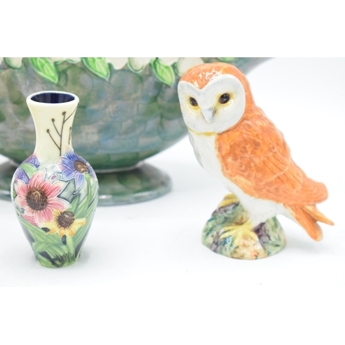 26 - Pottery to include Beswick Barn Owl 2026, Old Tupton Ware vase, Radnor bird figure and Maling flower... 