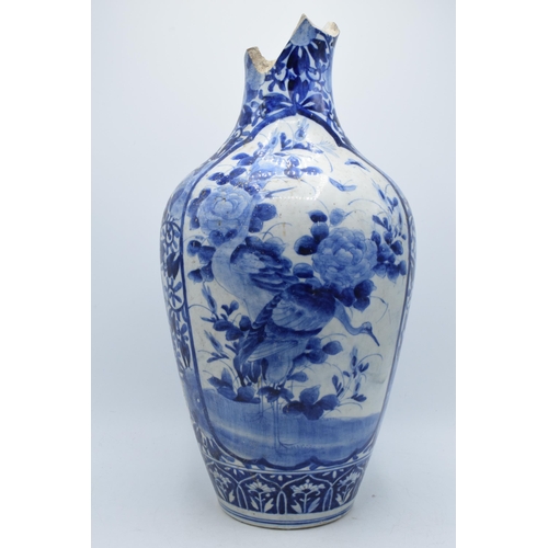 89 - Large Chinese blue and white vase, circa 1800s / early 19th century, with traditional scenes, damage... 